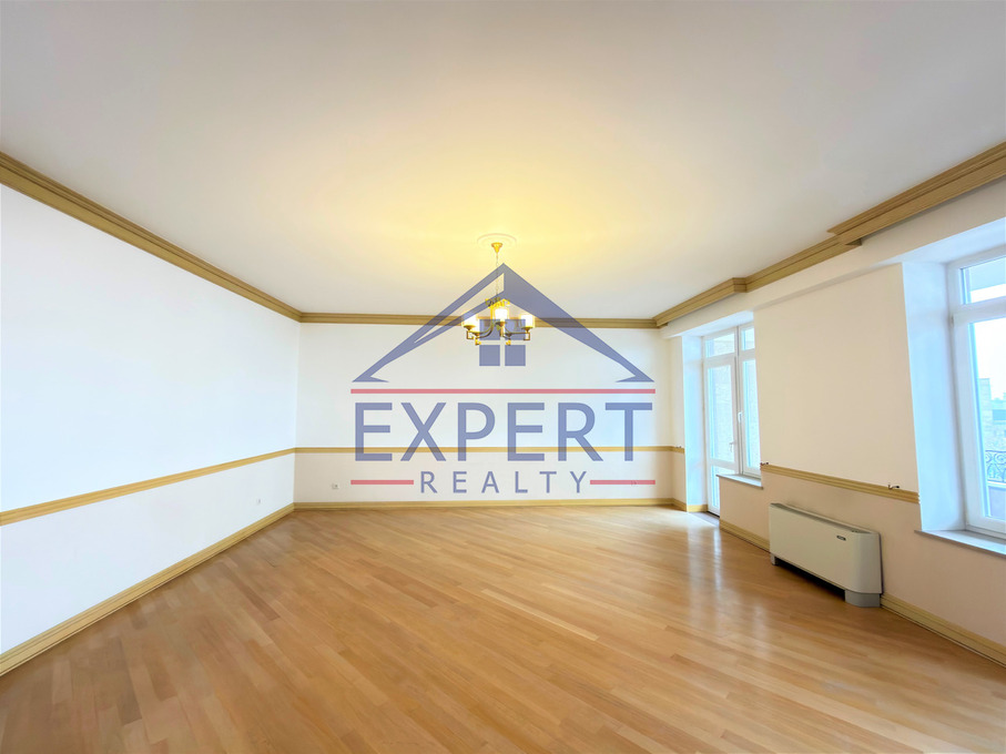 ԿԵՆՏՐՈՆ, ՀՅՈՒՍԻՍԱՅԻՆ ՊՈՂՈՏԱ, 5 ՍԵՆՅԱԿ