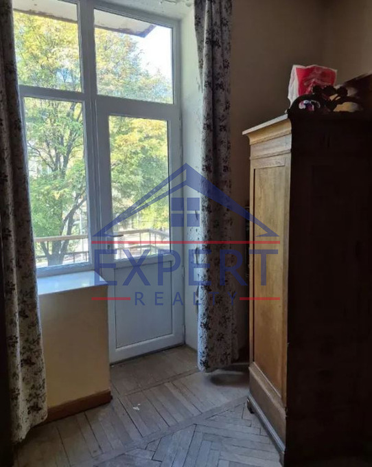 ԿԵՆՏՐՈՆ, ԱԲՈՎՅԱՆ ՓՈՂՈՑ, 3 ՍԵՆՅԱԿ