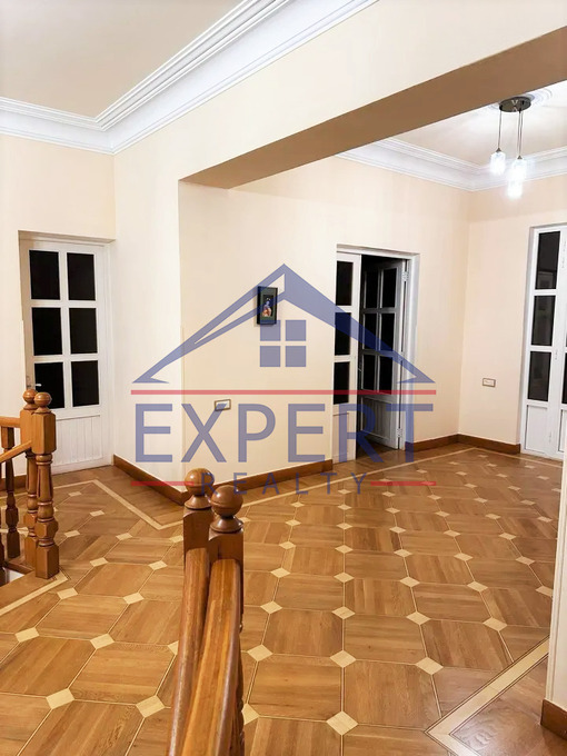 ՆՈՐՔ ՄԱՐԱՇ, ԼՈՒՍԻՆԵ ԶԱՔԱՐՅԱՆ ՓՈՂՈՑ, 5 ՍԵՆՅԱԿ