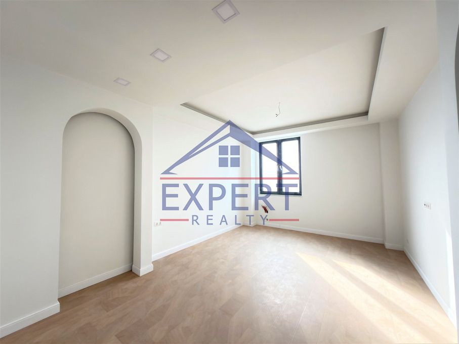 ԿԵՆՏՐՈՆ, ՍԱՅԱԹ-ՆՈՎԱ ՊՈՂՈՏԱ, 4 ՍԵՆՅԱԿ