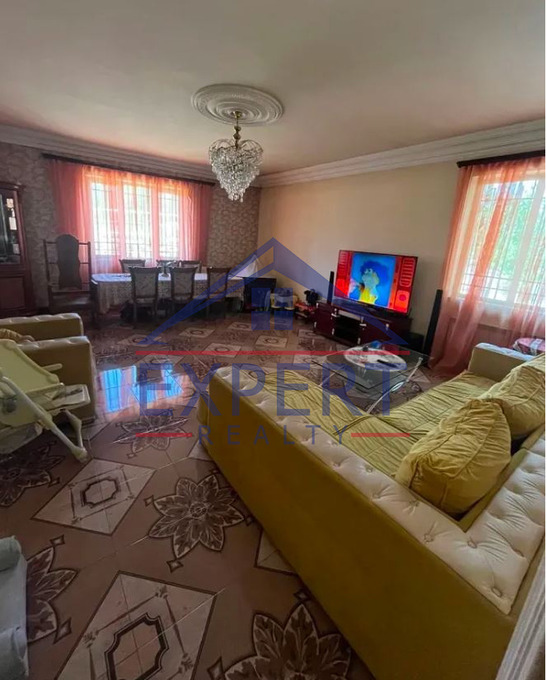 ԷՐԵԲՈՒՆԻ  ,ՆՈՐ ԱՐԵՇԻ ՓՈՂՈՑ   5 ՍԵՆՅԱԿ