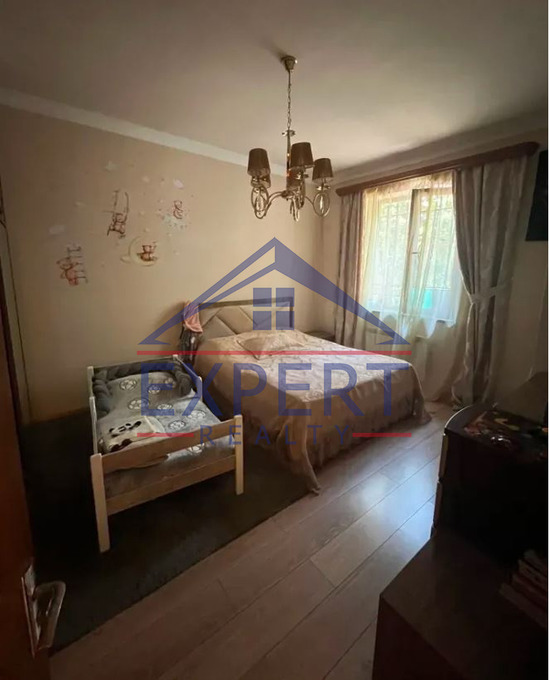 ԷՐԵԲՈՒՆԻ  ,ՆՈՐ ԱՐԵՇԻ ՓՈՂՈՑ   5 ՍԵՆՅԱԿ