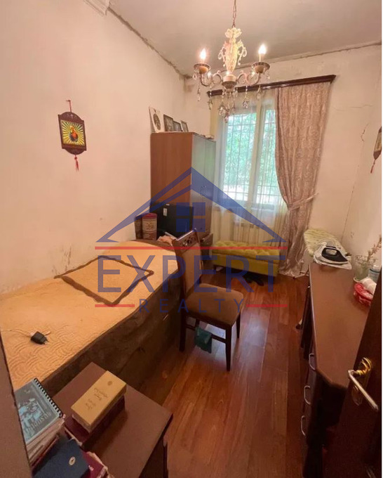 ԷՐԵԲՈՒՆԻ  ,ՆՈՐ ԱՐԵՇԻ ՓՈՂՈՑ   5 ՍԵՆՅԱԿ