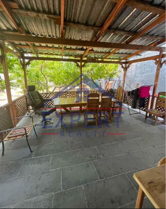 ԷՐԵԲՈՒՆԻ  ,ՆՈՐ ԱՐԵՇԻ ՓՈՂՈՑ   5 ՍԵՆՅԱԿ