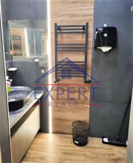 ԿԵՆՏՈՆ, ԾԻԾԵՌՆԱԿԱԲԵՐԴԻ ԽՃՈՒՂԻ, 3 ՍԵՆՅԱԿ