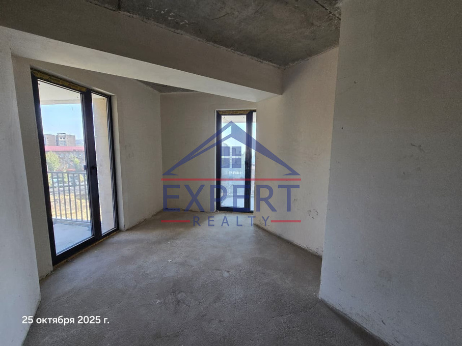 ԱՐԱԲԿԻՐ, ԿՈՄԻՏԱՍԻ ՊՈՂՈՏԱ, 3 ՍԵՆՅԱԿ