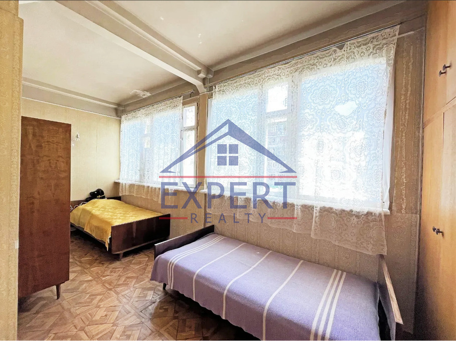 ՇԵՆԳԱՎԻԹ, ԲԱԳՐԱՏՈՒՆՅԱՆՑ ՓՈՂՈՑ, 3 ՍԵՆՅԱԿ