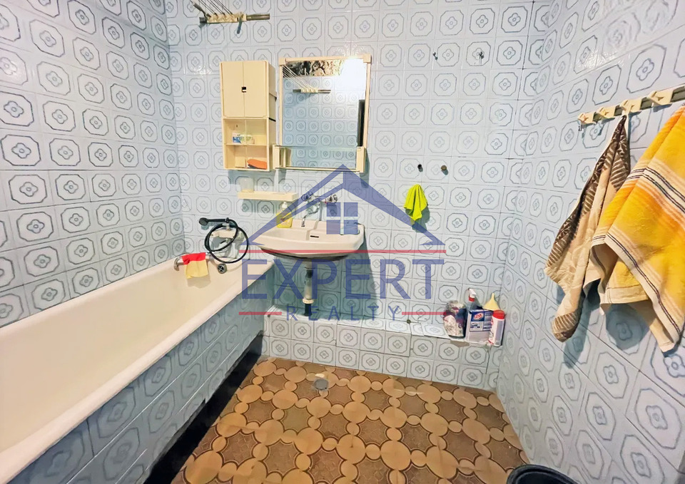 ՇԵՆԳԱՎԻԹ, ԲԱԳՐԱՏՈՒՆՅԱՆՑ ՓՈՂՈՑ, 3 ՍԵՆՅԱԿ