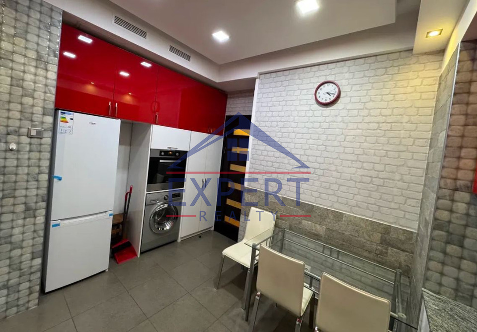 ԿԵՆՏՈՆ, ԾԻԾԵՌՆԱԿԱԲԵՐԴԻ ԽՃՈՒՂԻ, 3 ՍԵՆՅԱԿ