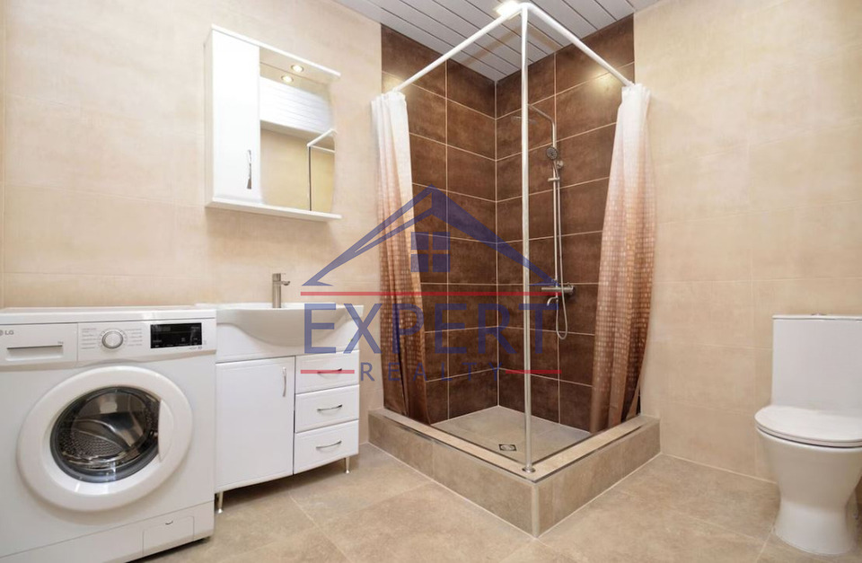 ԱՐԱԲԱԿԻՐ, ՆԱԻՐԻ ԶԱՐՅԱՆ ՓՈՂՈՑ, 3 ՍԵՆՅԱԿ