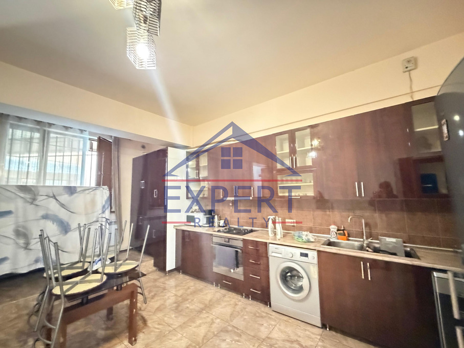 ԿԵՆՏՐՈՆ, ՏԵՐՅԱՆ ՓՈՂՈՑ, 4 ՍԵՆՅԱԿ