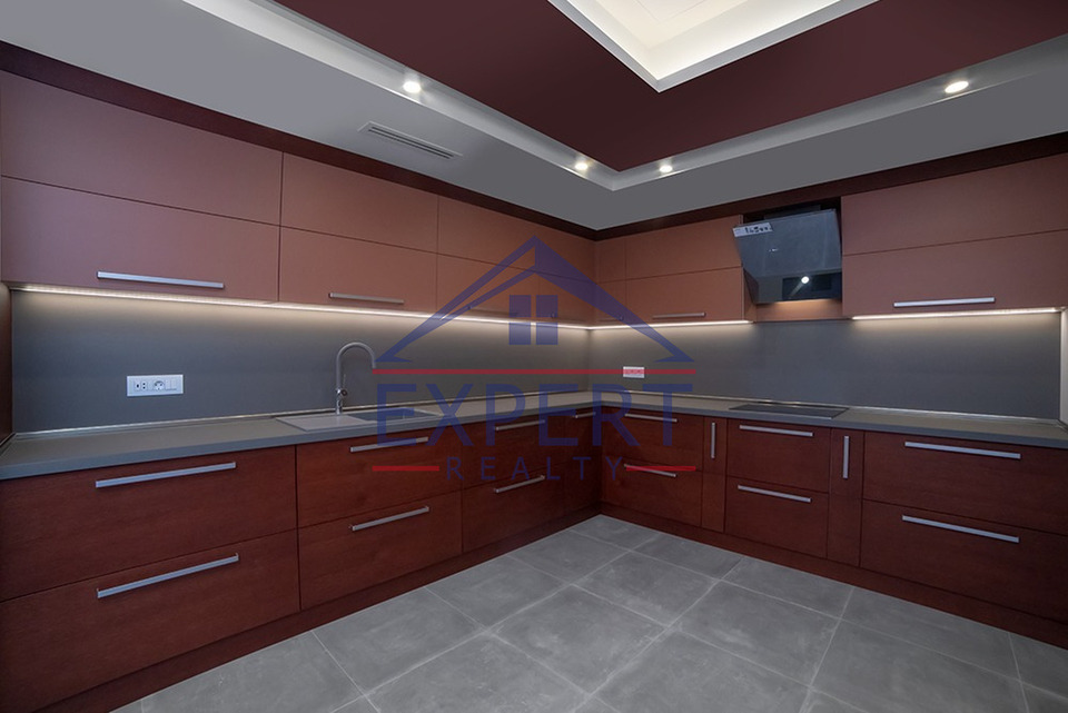 ԿԵՆՏՐՈՆ, ՆԱԼԲԱՆԴՅԱՆ ՓՈՂՈՑ, 4 ՍԵՆՅԱԿ