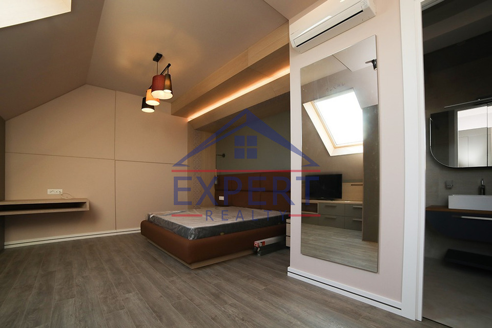 ԿԵՆՏՐՈՆ, ՆԱԼԲԱՆԴՅԱՆ ՓՈՂՈՑ, 4 ՍԵՆՅԱԿ