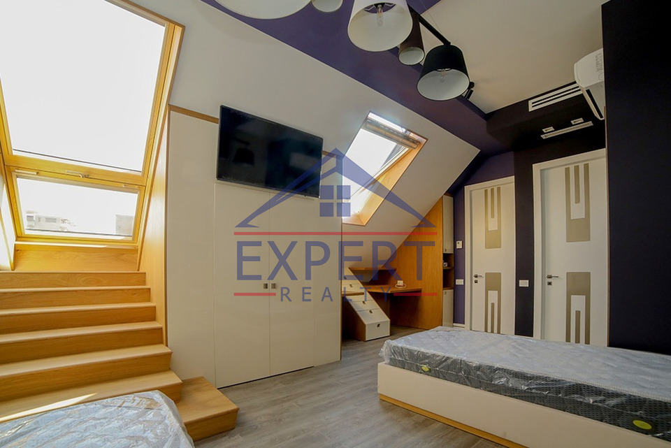 ԿԵՆՏՐՈՆ, ՆԱԼԲԱՆԴՅԱՆ ՓՈՂՈՑ, 4 ՍԵՆՅԱԿ