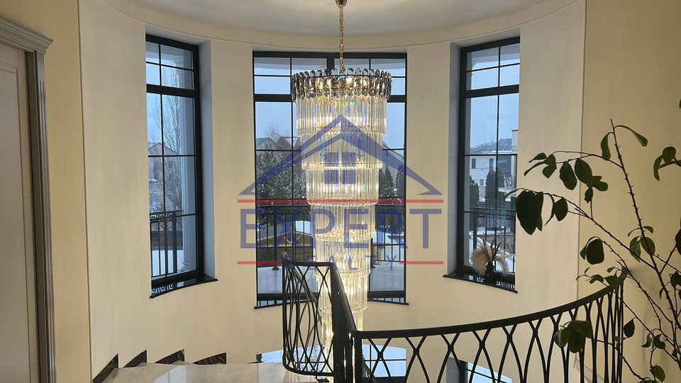 ԱՋԱՓՆՅԱԿ, ՆԱԶԱՐԲԵԿՅԱՆ ԹԱՂԱՄԱՍ, 700ՔՄ