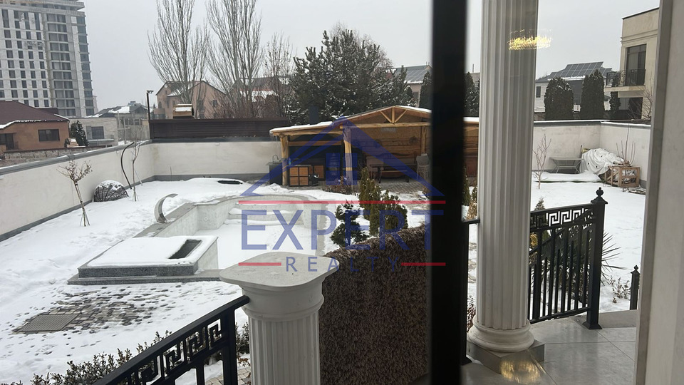 ԱՋԱՓՆՅԱԿ, ՆԱԶԱՐԲԵԿՅԱՆ ԹԱՂԱՄԱՍ, 700ՔՄ