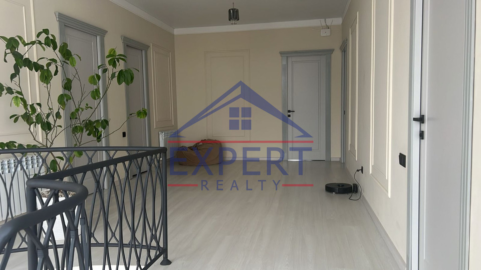 ԱՋԱՓՆՅԱԿ, ՆԱԶԱՐԲԵԿՅԱՆ ԹԱՂԱՄԱՍ, 700ՔՄ