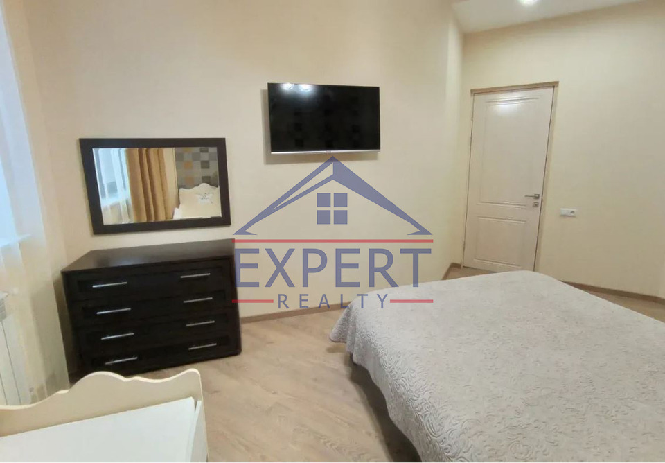 ԿԵՆՏՐՈՆ, ՎԵՐԻՆ ԱՆՏԱՌԱՅԻ ՓՈՂՈՑ, 4 ՍԵՆՅԱԿ