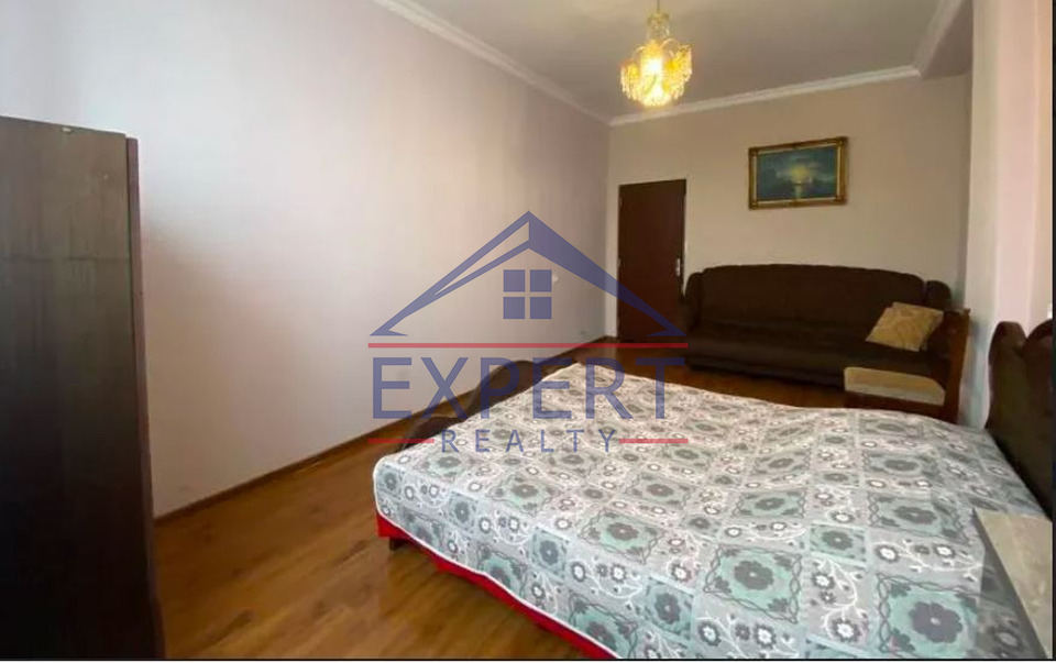 ԿԵՆՏՐՈՆ, ԱՐԱՄԻ ՓՈՂՈՑ, 3 ՍԵՆՅԱԿ