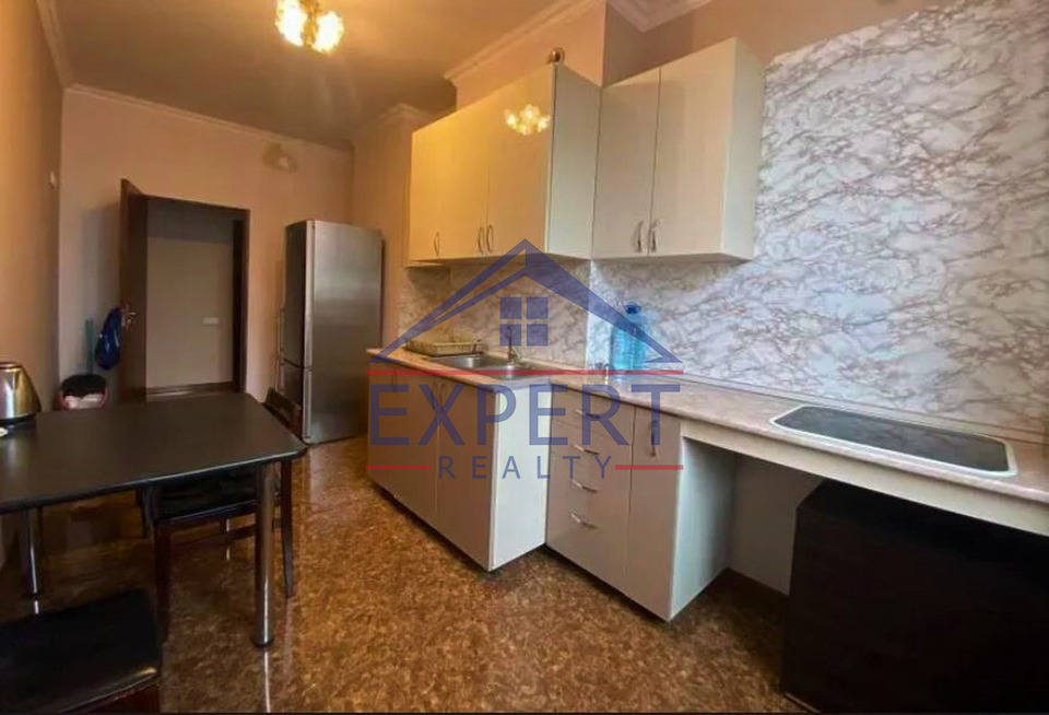 ԿԵՆՏՐՈՆ, ԱՐԱՄԻ ՓՈՂՈՑ, 3 ՍԵՆՅԱԿ