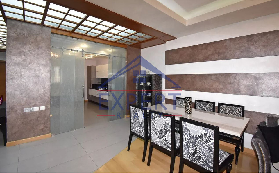 ԿԵՆՏՐՈՆ, ՀՅՈՒՍԻՍԱՅԻՆ ՊՈՂՈՏԱ, 3 ՍԵՆՅԱԿ