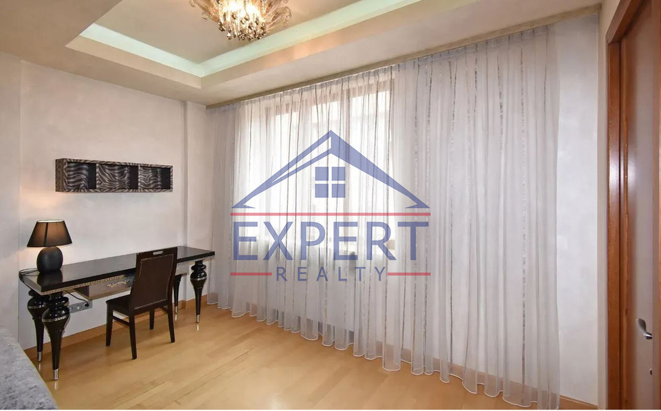 ԿԵՆՏՐՈՆ, ՀՅՈՒՍԻՍԱՅԻՆ ՊՈՂՈՏԱ, 3 ՍԵՆՅԱԿ