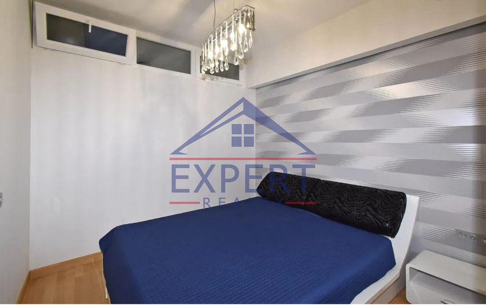 ԿԵՆՏՐՈՆ, ՀՅՈՒՍԻՍԱՅԻՆ ՊՈՂՈՏԱ, 3 ՍԵՆՅԱԿ