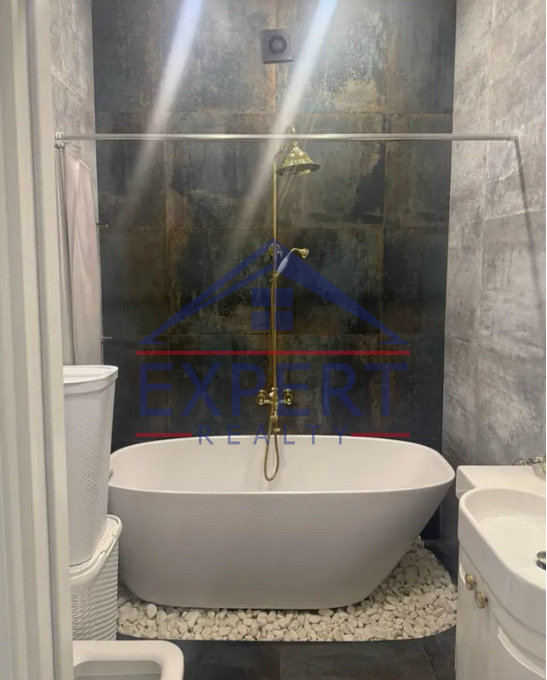 ԿԵՆՏՐՈՆ, ԱՐԱՄԻ ՓՈՂՈՑ, 4 ՍԵՆՅԱԿ