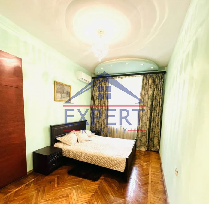 ԿԵՆՏՐՈՆ, Մոսկովյան փողոց, 4 ՍԵՆՅԱԿ