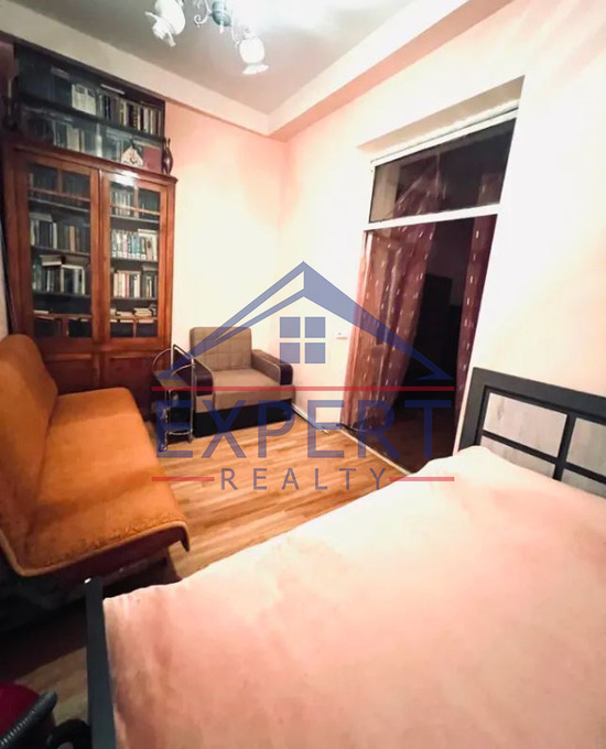 ԿԵՆՏՐՈՆ, Մոսկովյան փողոց, 4 ՍԵՆՅԱԿ