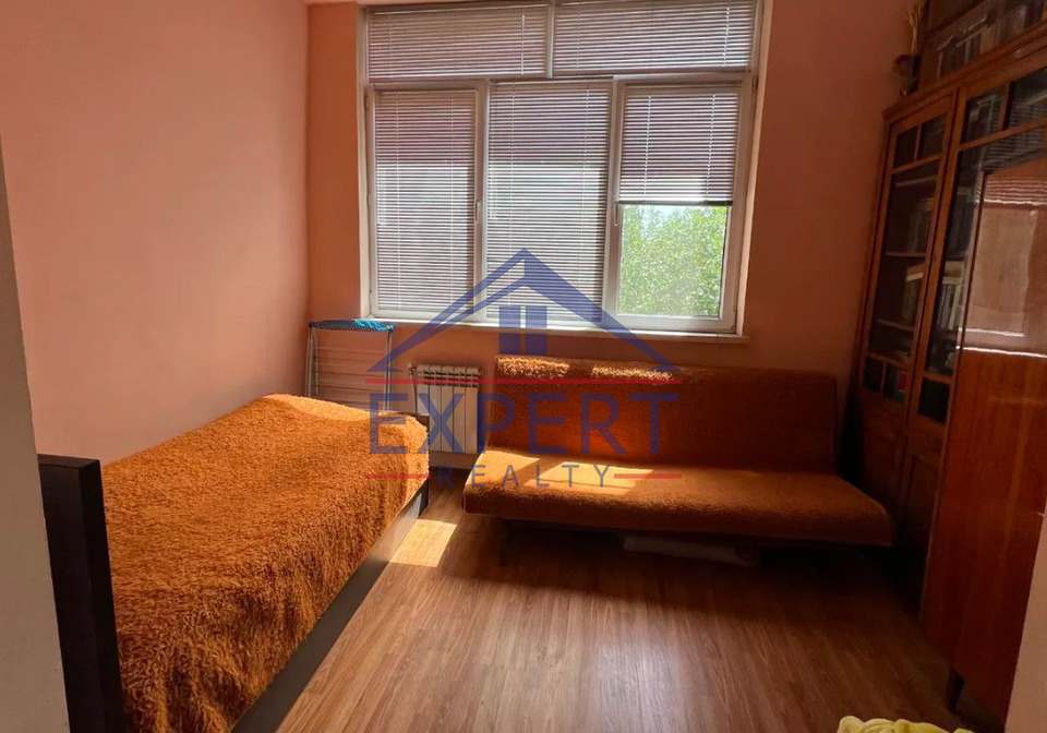 ԿԵՆՏՐՈՆ, Մոսկովյան փողոց, 4 ՍԵՆՅԱԿ