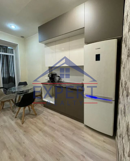 ԿԵՆՏՐՈՆ, Մոսկովյան փողոց, 4 ՍԵՆՅԱԿ