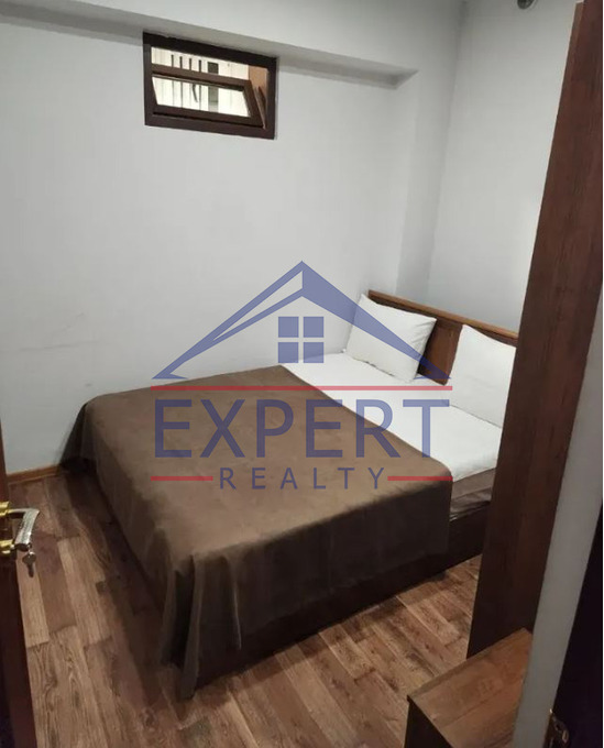 ԿԵՆՏՐՈՆ, ՆԱԼԲԱՆԴՅԱՆ ՓՈՂՈՑ, 2 ՍԵՆՅԱԿ