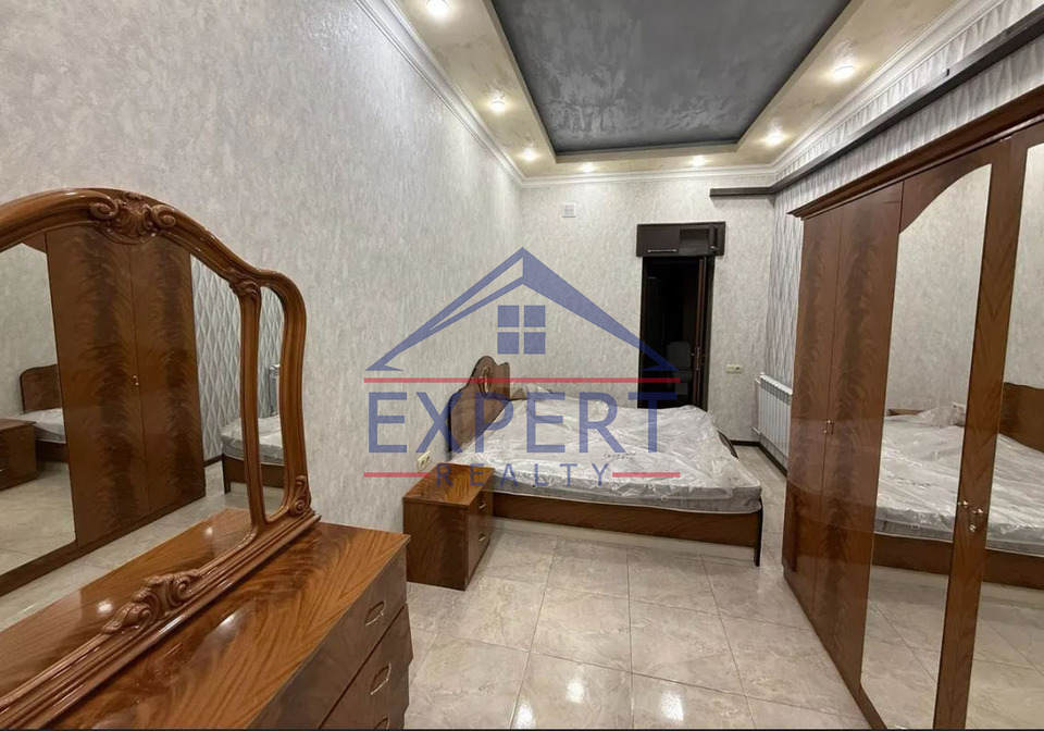 ԿԵՆՏՐՈՆ, ՏԻԳՐԱՆ ՄԵԾ ՊՈՂՈՏԱ, 2 ՍԵՆՅԱԿ