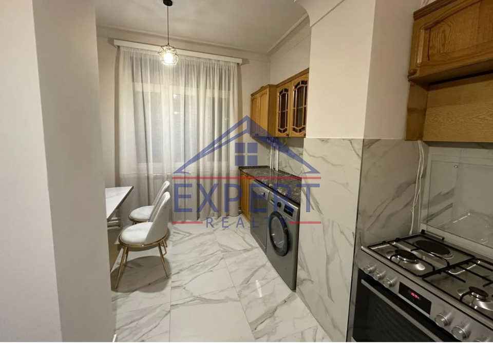 ԿԵՆՏՐՈՆ, ԱԲՈՎՅԱՆ ՓՈՂՈՑ, 2 ՍԵՆՅԱԿ