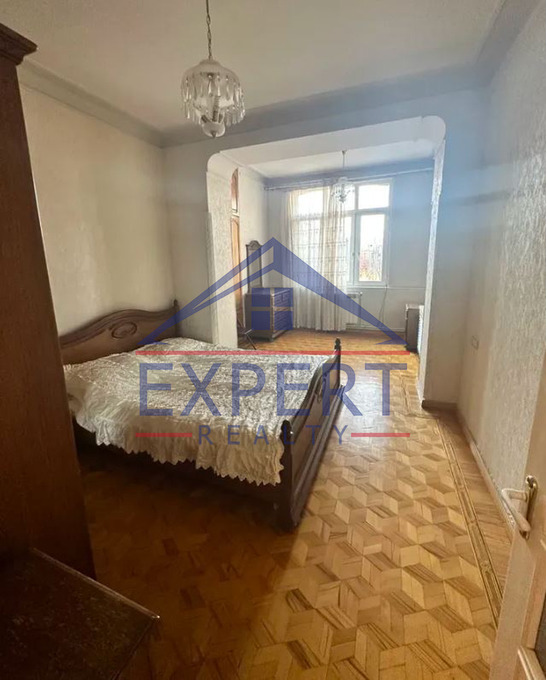 ԿԵՆՏՐՈՆ, ԱԲՈՎՅԱՆ ՓՈՂՈՑ, 2 ՍԵՆՅԱԿ