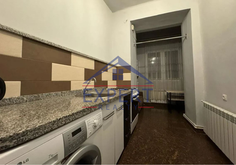 Կենտրոն, Պարոնյան փողոց 3 սենյակ