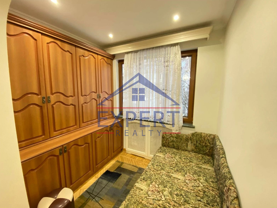 ԱՐԱԲԿԻՐ, ԿՈՄԻՏԱՍԻ ՊՈՂՈՏԱ, 3 ՍԵՆՅԱԿ