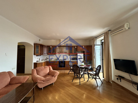 ԿԵՆՏՐՈՆ, ՉԱՐԵՆՑԻ ՓՈՂՈՑ, 3 ՍԵՆՅԱԿ