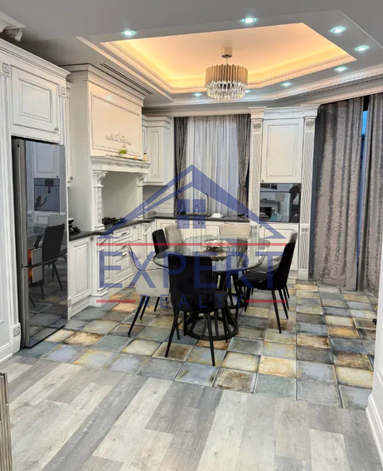 ԿԵՆՏՐՈՆ, ԱՐԱՄԻ ՓՈՂՈՑ, 4 ՍԵՆՅԱԿ