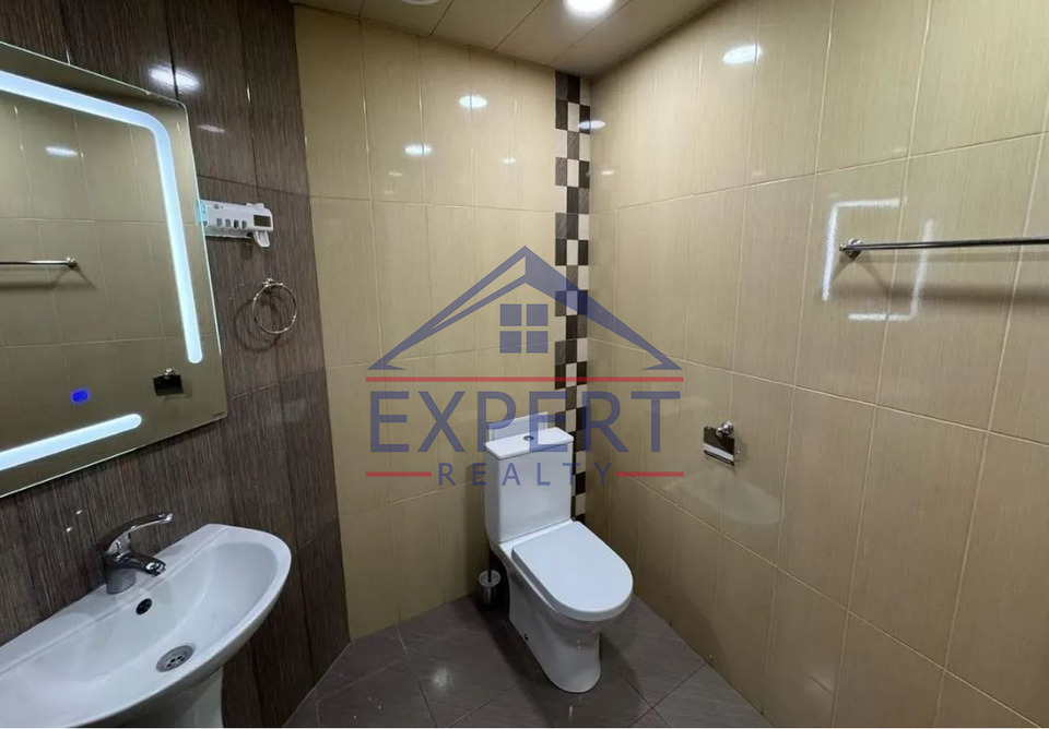 ԿԵՆՏՐՈՆ, ՊԱՐՈՆՅԱՆ ՓՈՂՈՑ, 3 ՍԵՆՅԱԿ