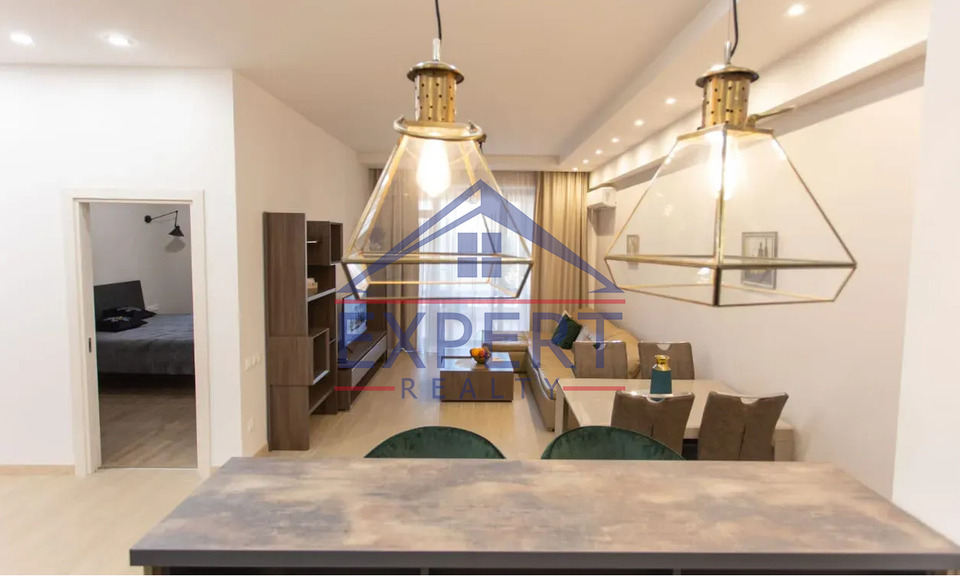 ԿԵՆՏՐՈՆ, ԵԿՄԱԼՅԱՆ ՓՈՂՈՑ, 2 ՍԵՆՅԱԿ