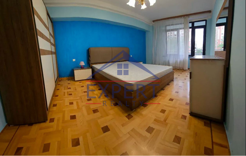 ԿԵՆՏՐՈՆ, ՄԱՇՏՈՑԻ ՊՈՂՈՏԱ, 3 ՍԵՆՅԱԿ
