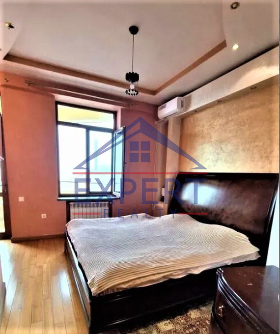 ԿԵՆՏՐՈՆ, ՉԱՐԵՆՑԻ ՓՈՂՈՑ, 3 ՍԵՆՅԱԿ