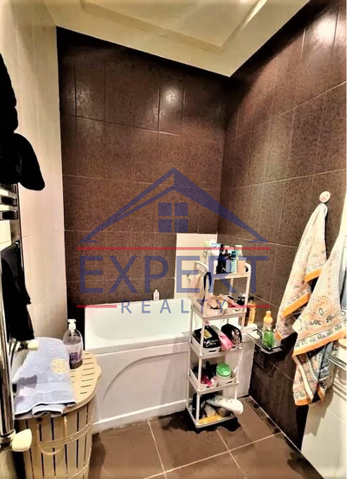 ԿԵՆՏՐՈՆ, ՉԱՐԵՆՑԻ ՓՈՂՈՑ, 3 ՍԵՆՅԱԿ