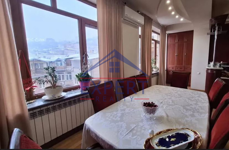 ԿԵՆՏՐՈՆ, ՉԱՐԵՆՑԻ ՓՈՂՈՑ, 3 ՍԵՆՅԱԿ