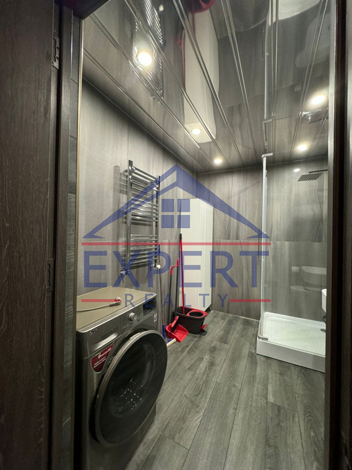 ԿԵՆՏՐՈՆ, Սարյան փողոց  3 ՍԵՆՅԱԿ