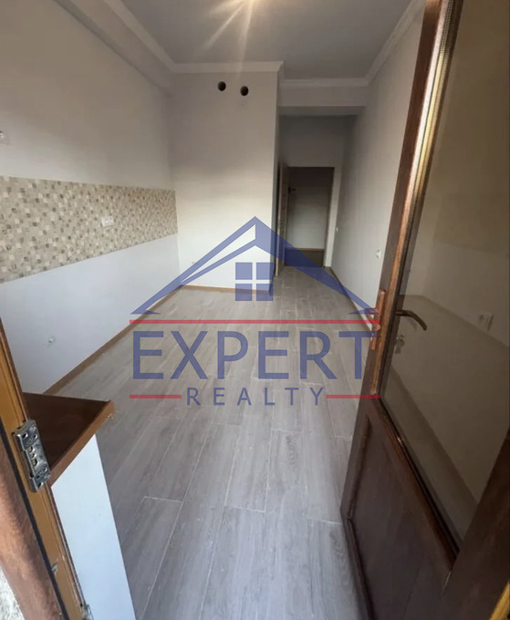 ԿԵՆՏՐՈՆ, ՄՈՆԹԵ ՄԵԼՔՈՆՅԱՆ ՓՈՂՈՑ, 3 ՍԵՆՅԱԿ