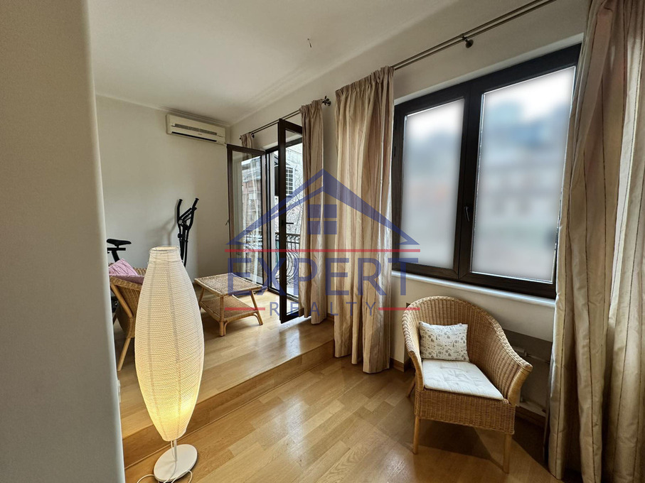 ԿԵՆՏՐՈՆ, ՉԱՐԵՆՑԻ ՓՈՂՈՑ, 3 ՍԵՆՅԱԿ