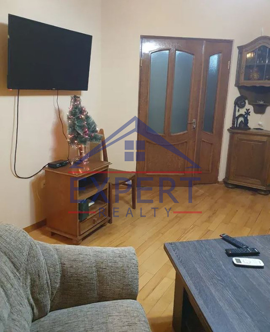 ԿԵՆՏՐՈՆ, ԵՐՎԱՆԴ ՔՈՉԱՐ ՓՈՂՈՑ, 2 ՍԵՆՅԱԿ